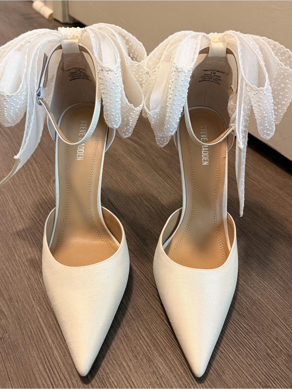 ✨Never Worn✨Steve Madden Ivory Pointed-Toe Ankle Tie Pumps